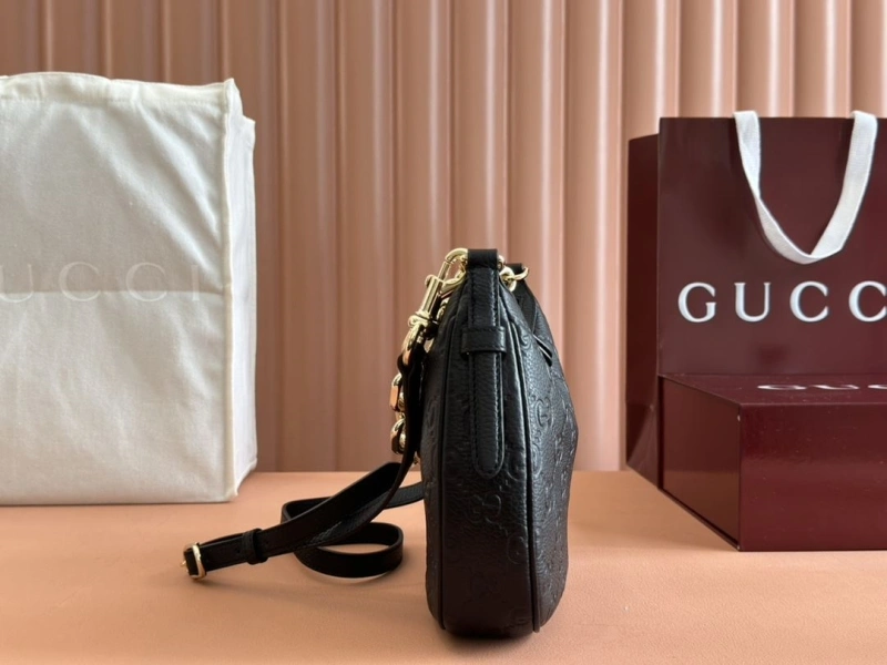 Gvc*1 satchel bags 4220d-0476