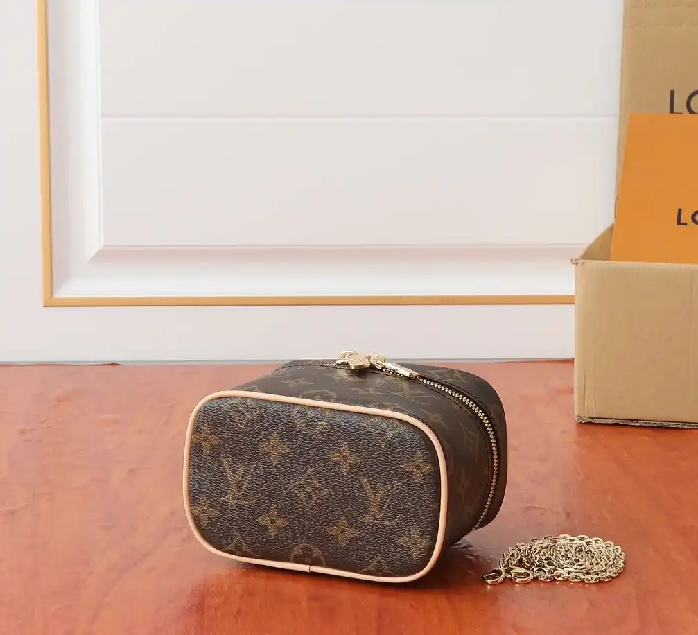 LV Cosmetic Bags 4220D-0490