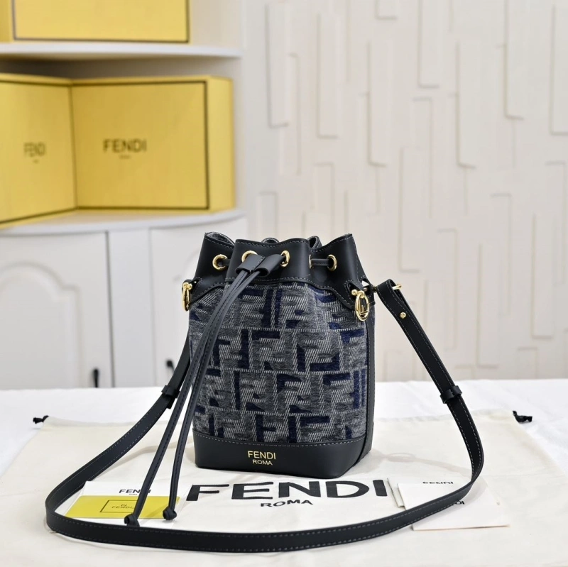 F**di bucket bags 4220d-0500