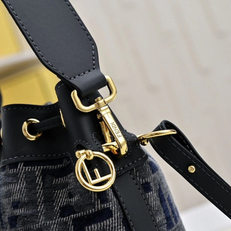 F**di bucket bags 4220d-0500