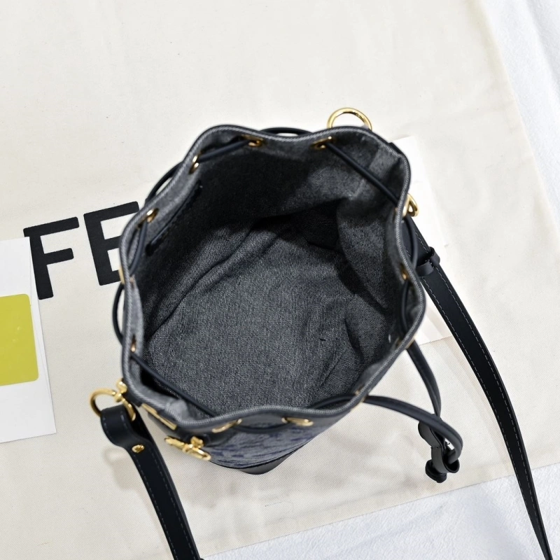 F**di bucket bags 4220d-0500