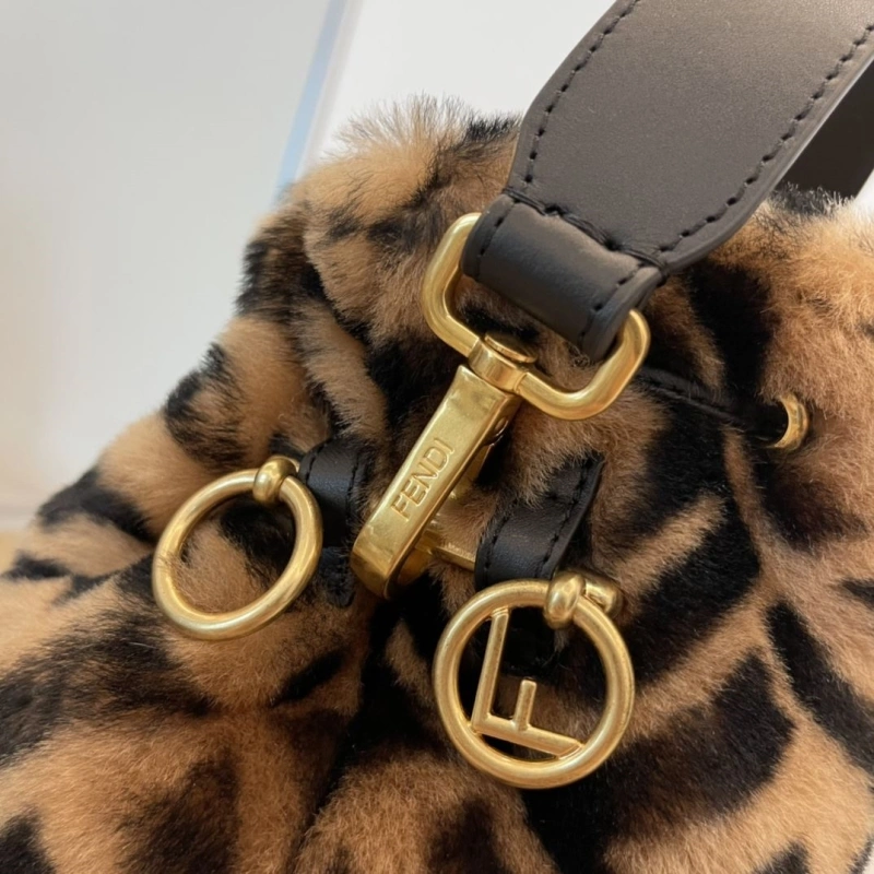 F**di bucket bags 4222c-0075