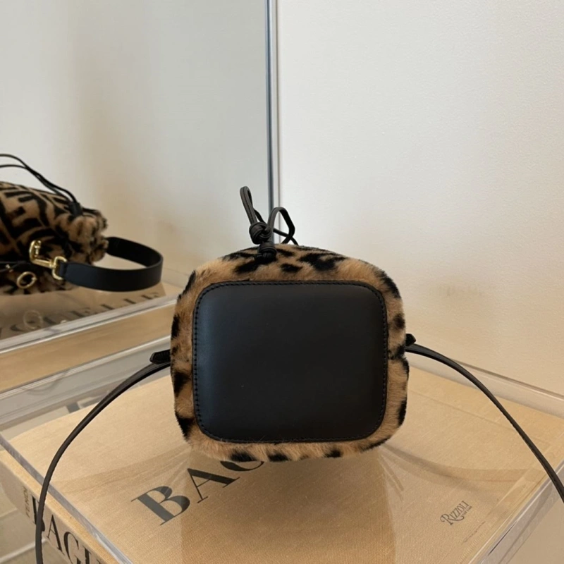 F**di bucket bags 4222c-0075