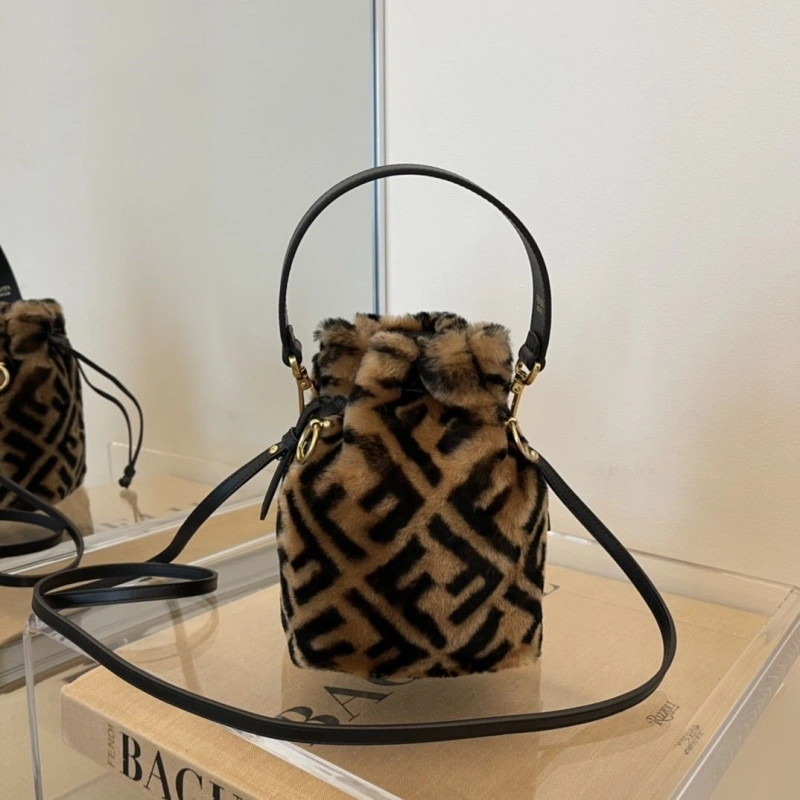 F**di bucket bags 4222c-0075