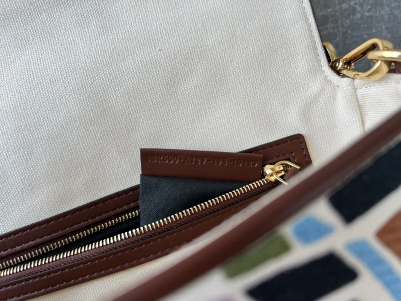 F**di baguette bags 4222c-0141