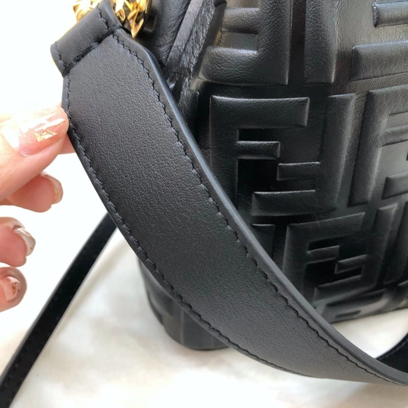 F**di bucket bags 4222c-0170