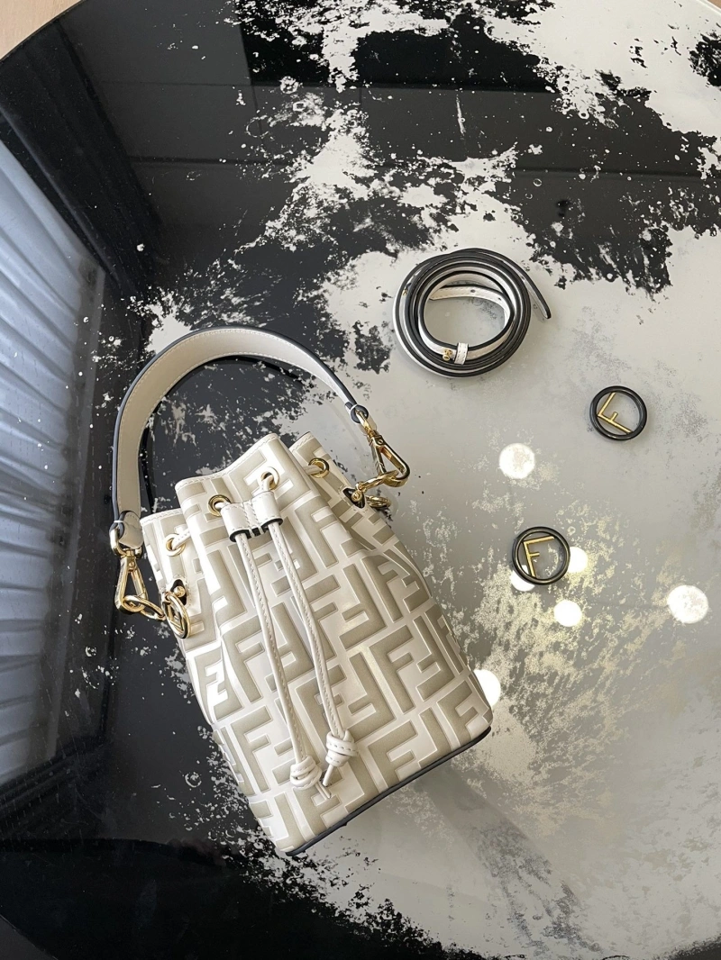 F**di bucket bags 4222c-0171