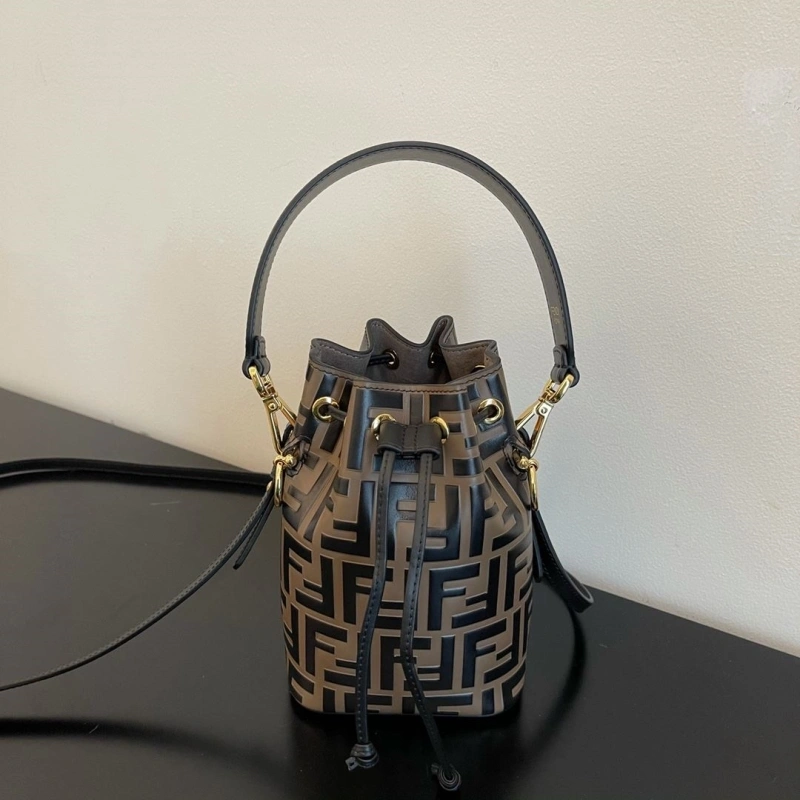 F**di bucket bags 4222c-0215