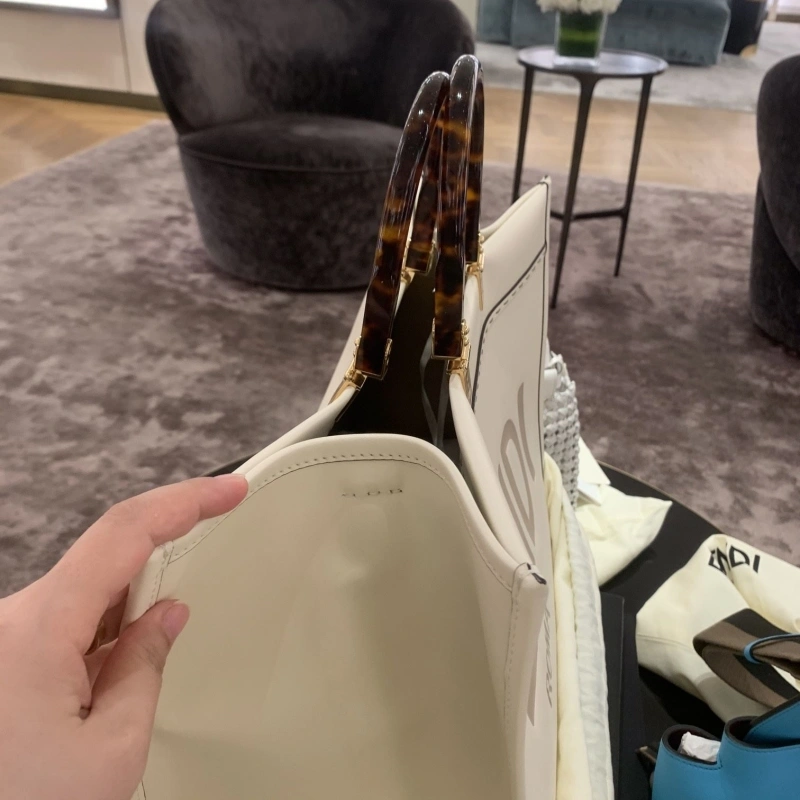 F**di shopping bags 4222c-0239