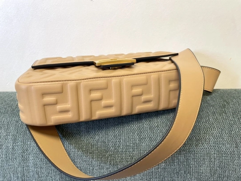F**di baguette bags 4222c-0287