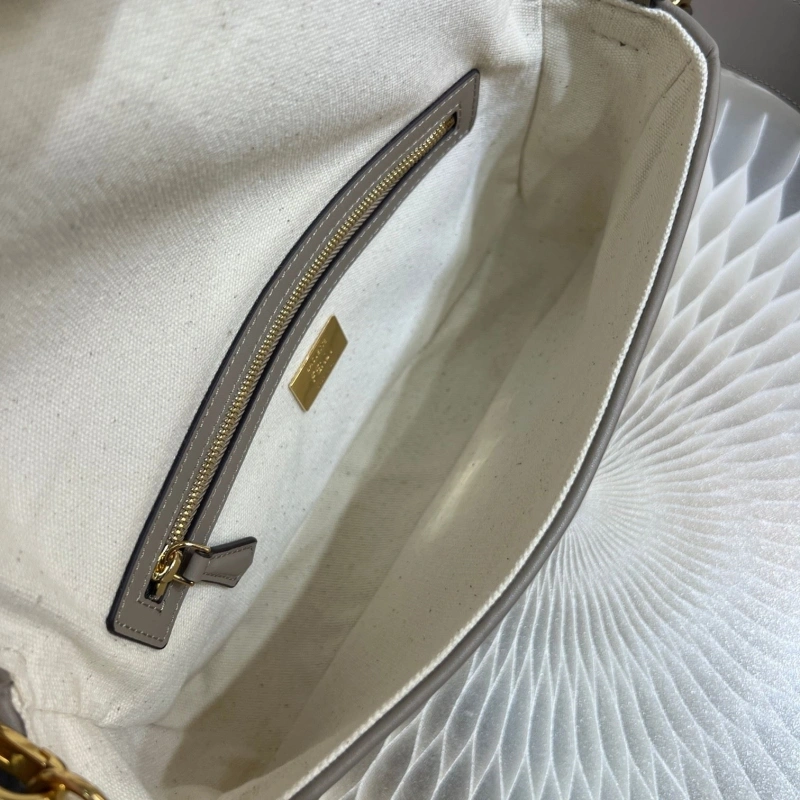 F**di baguette bags 4222c-0705