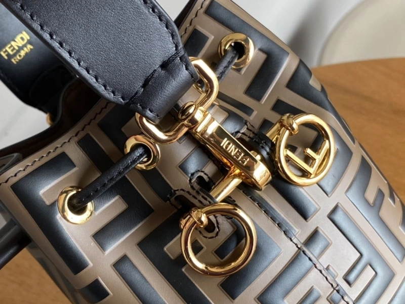 F**di bucket bags 4222c-0762