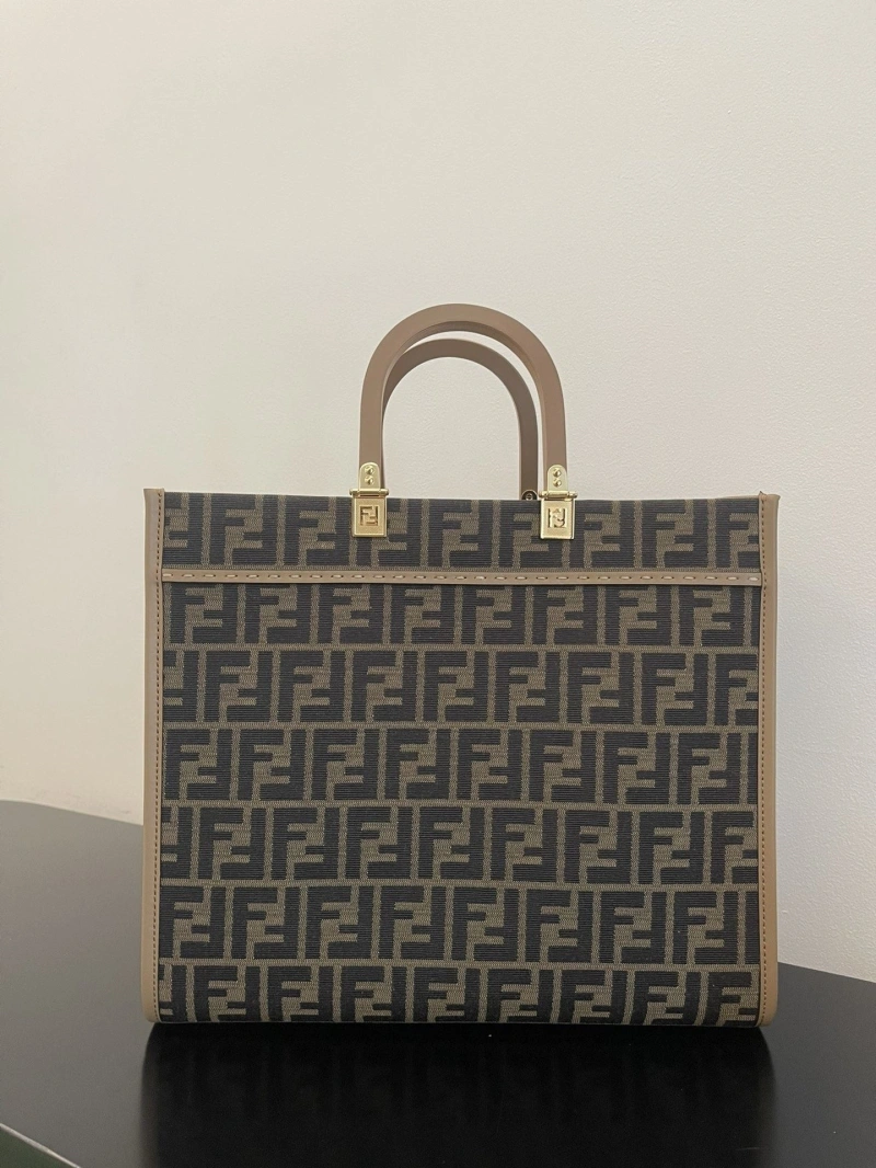 F**di shopping bags 4222c-0784