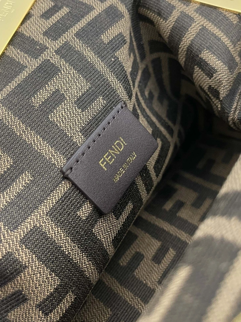 F**di first bags 4222c-0802
