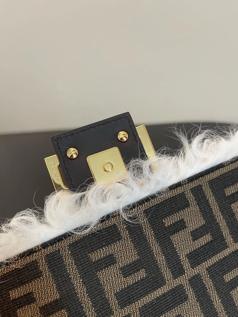 F**di baguette bags 4222c-0803