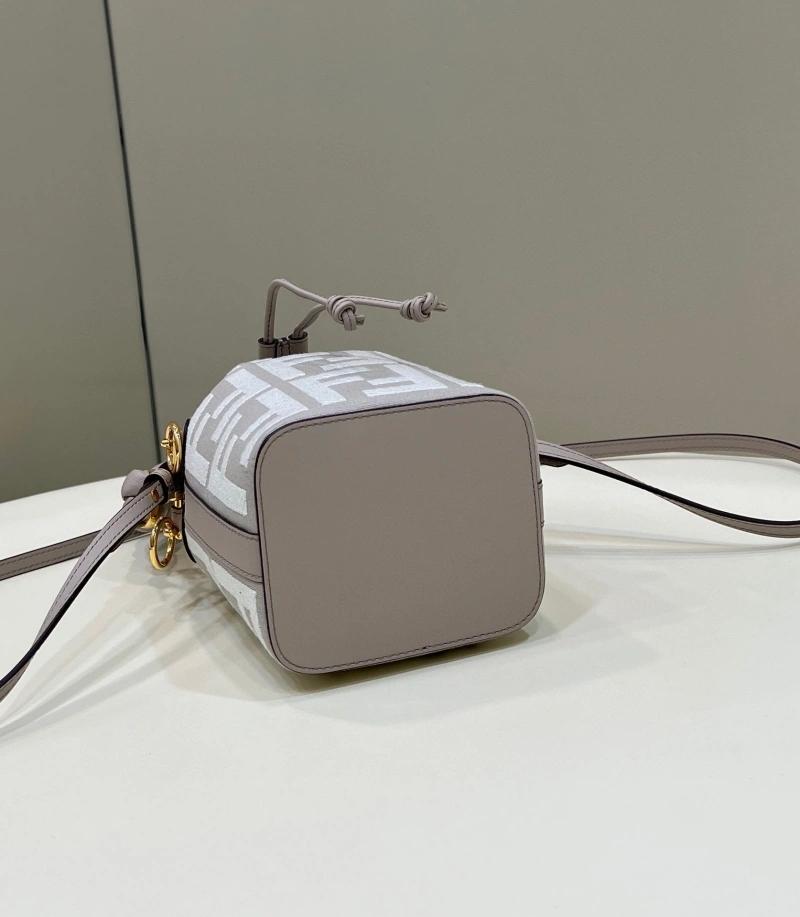F**di bucket bags 4222c-0807