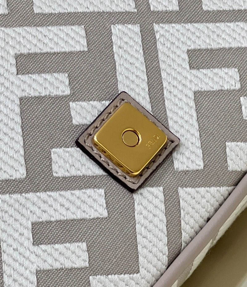 F**di baguette bags 4222c-0817