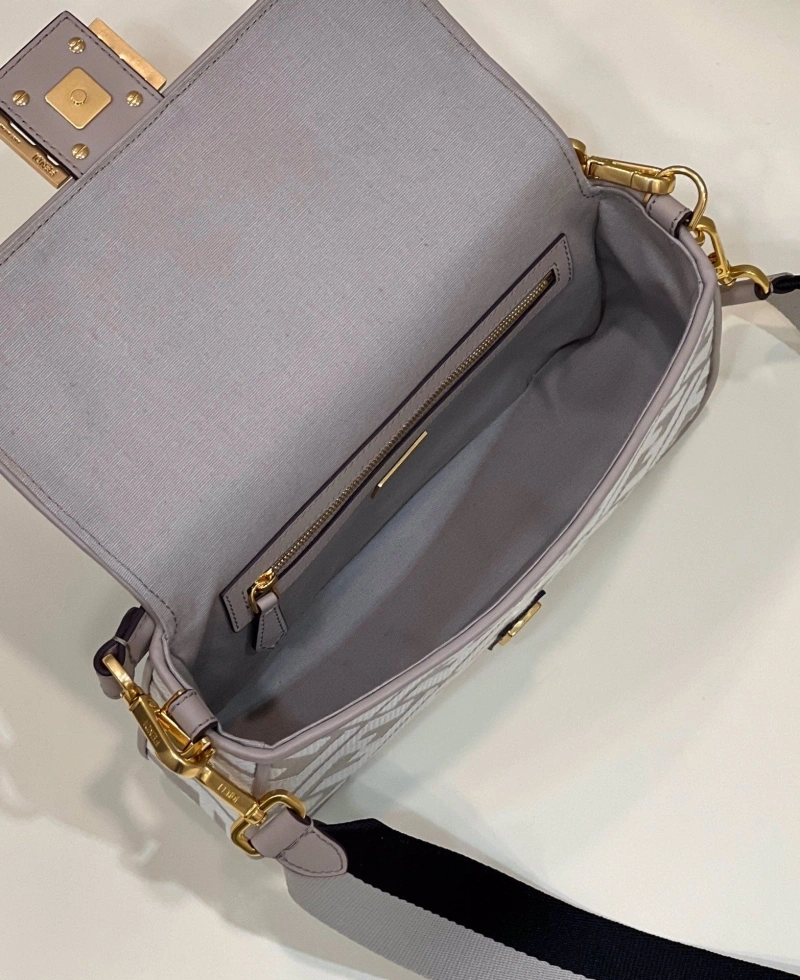 F**di baguette bags 4222c-0817