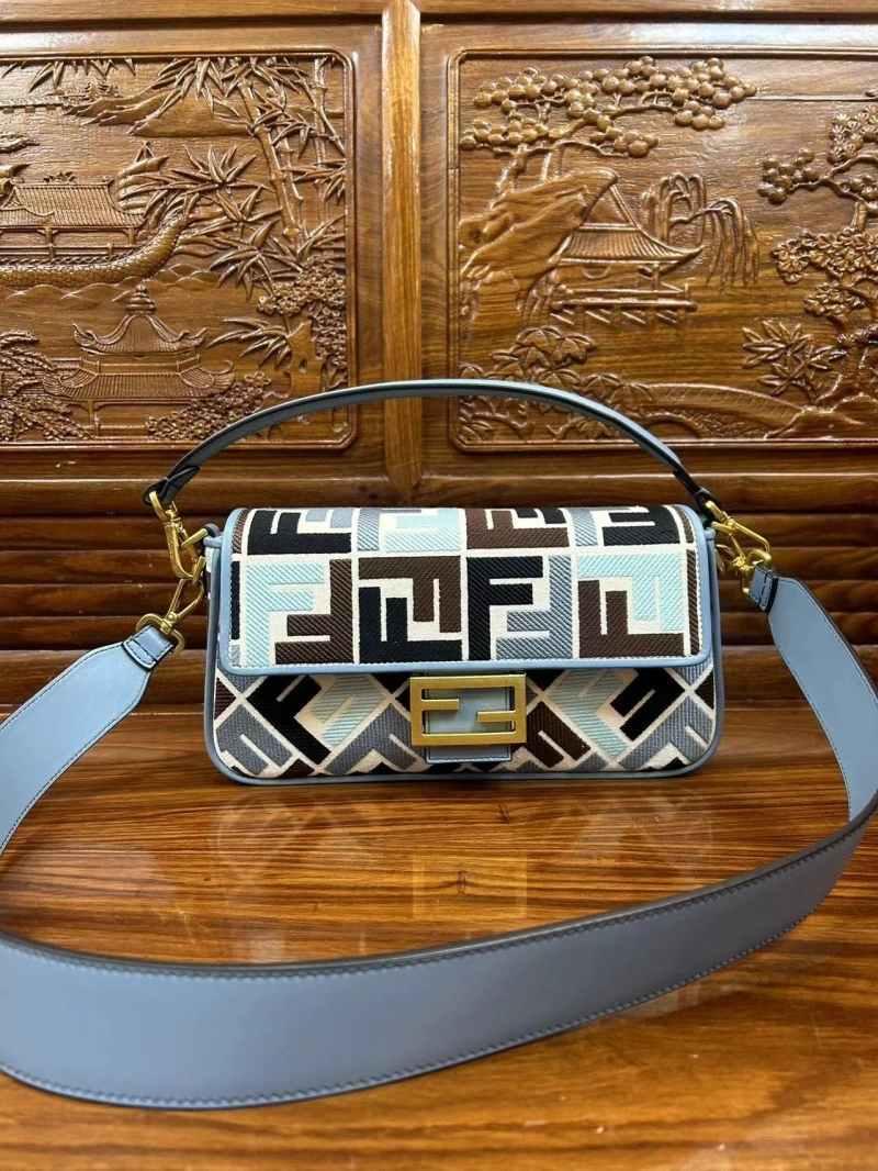 F**di baguette bags 4222c-0848