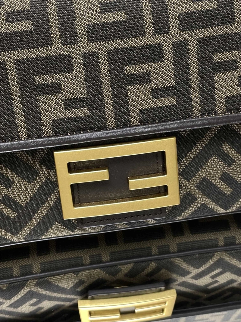 F**di baguette bags 4222c-0867