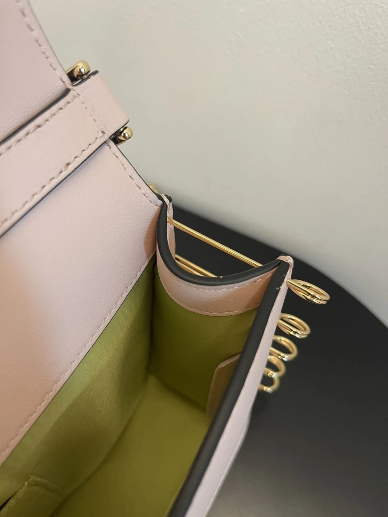 F**di baguette bags 4222c-0882