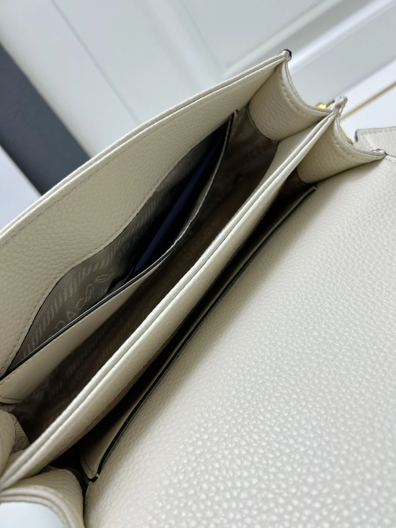 Pra*a satchel bags 4224-0142