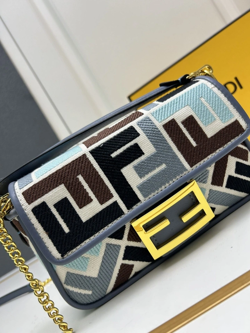 F**di baguette bags 4224-0531