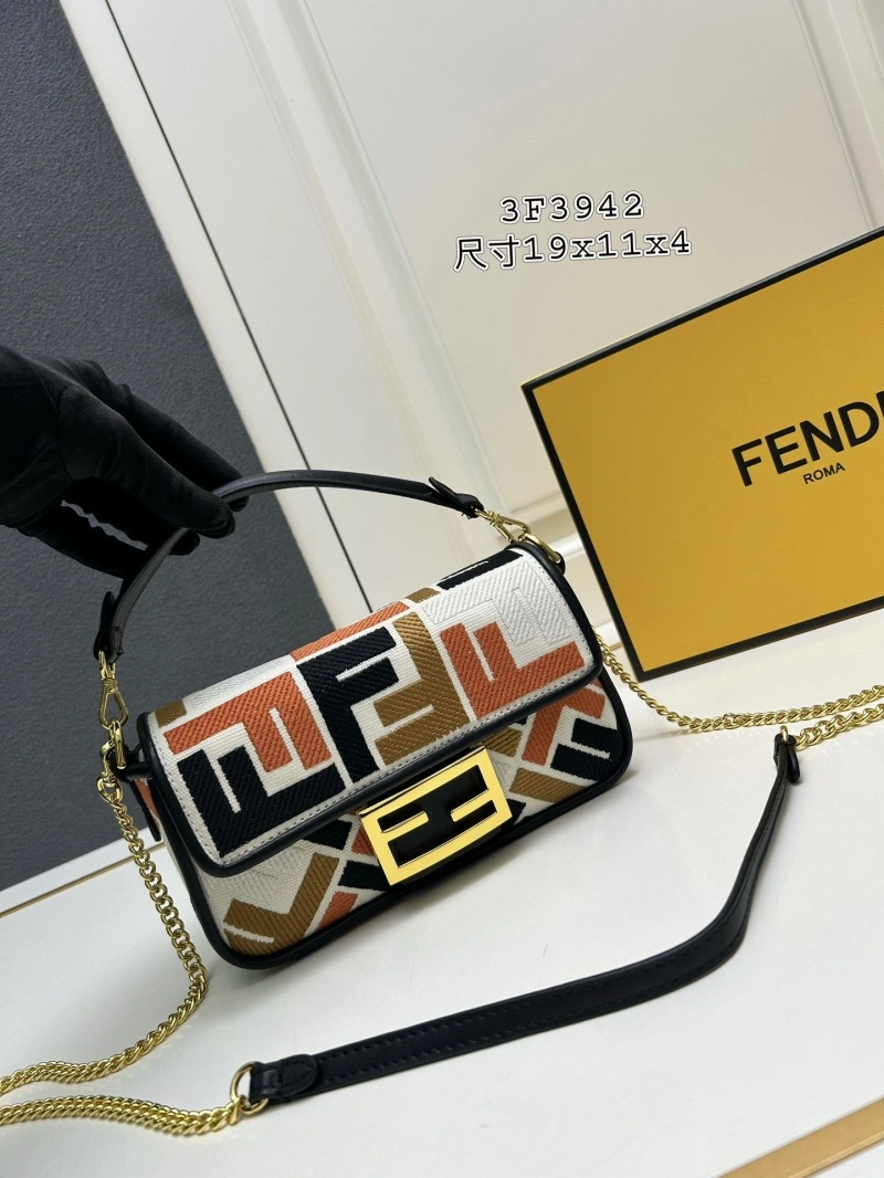 F**di baguette bags 4224-0532