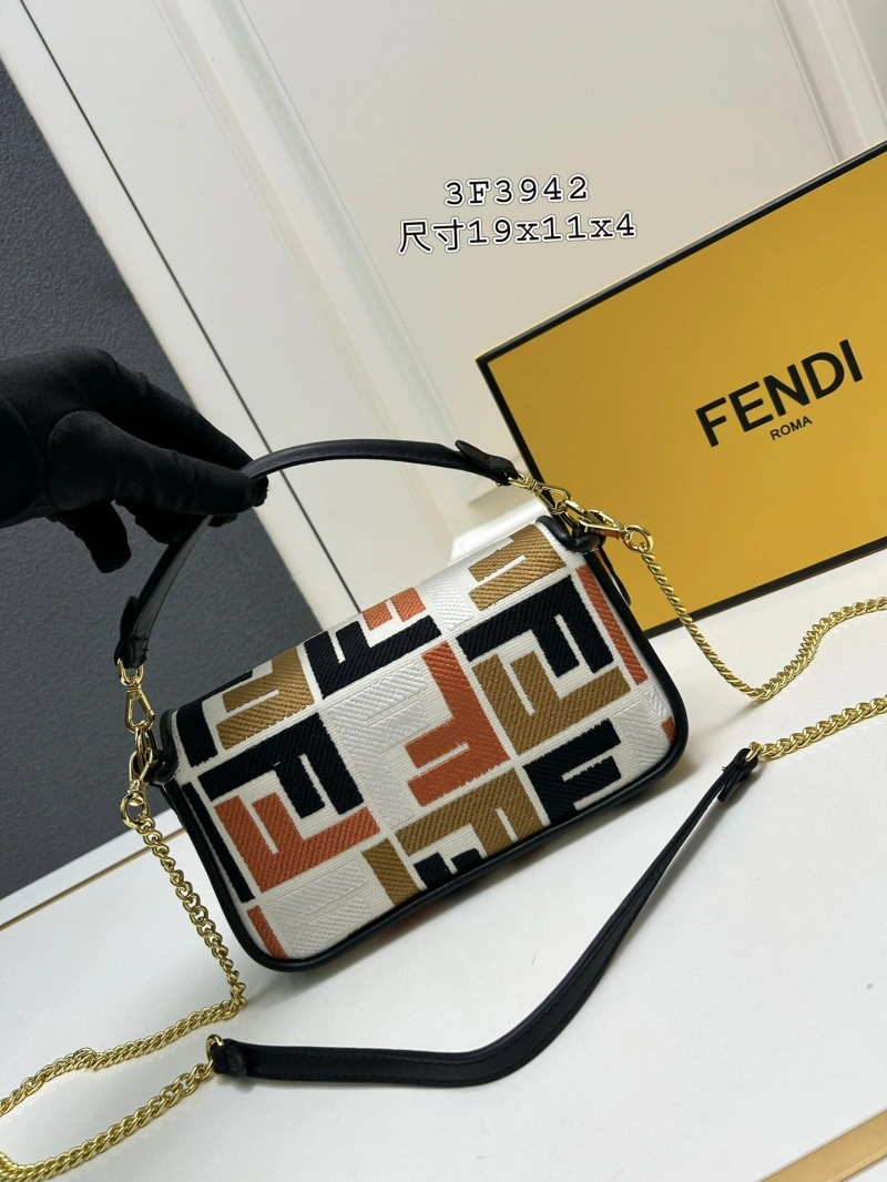 F**di baguette bags 4224-0532