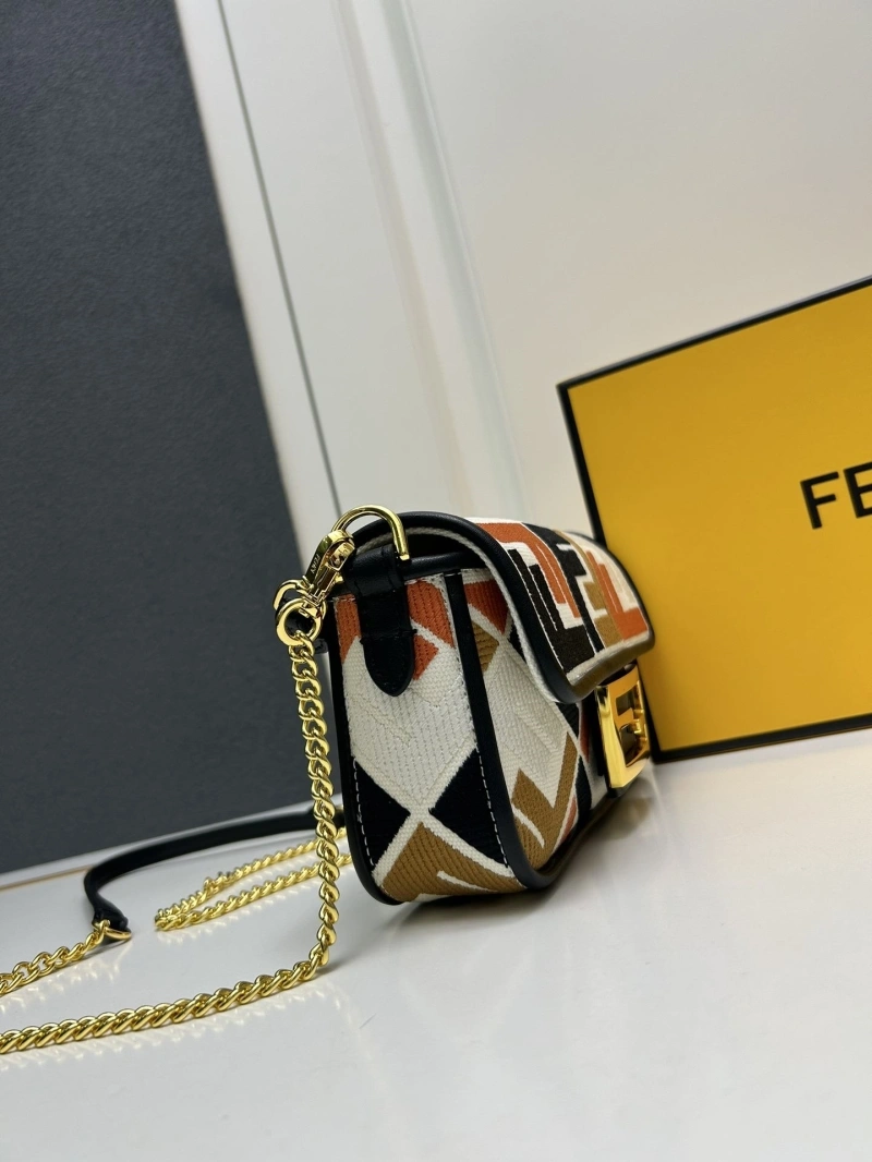 F**di baguette bags 4224-0532