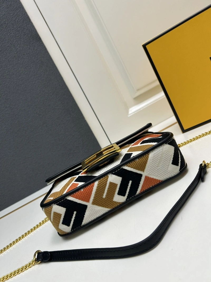 F**di baguette bags 4224-0532