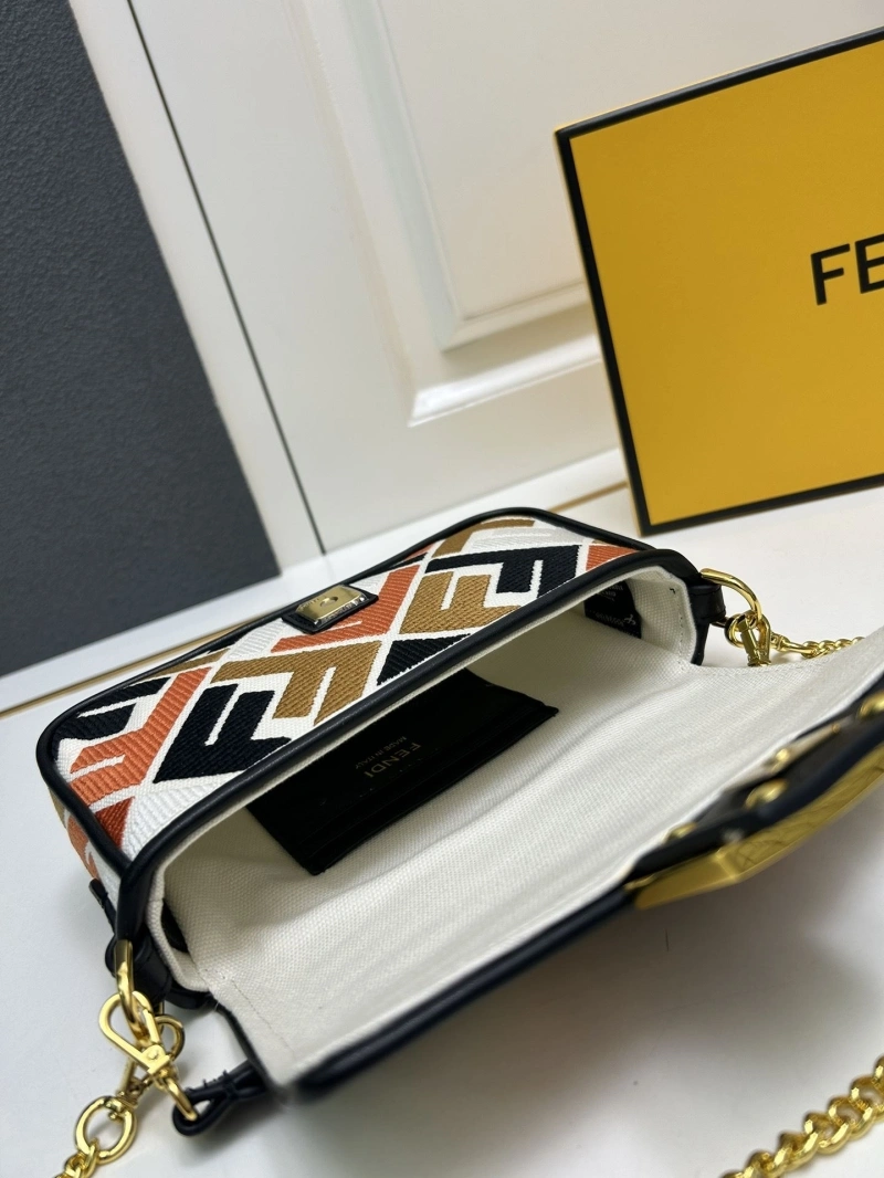 F**di baguette bags 4224-0532