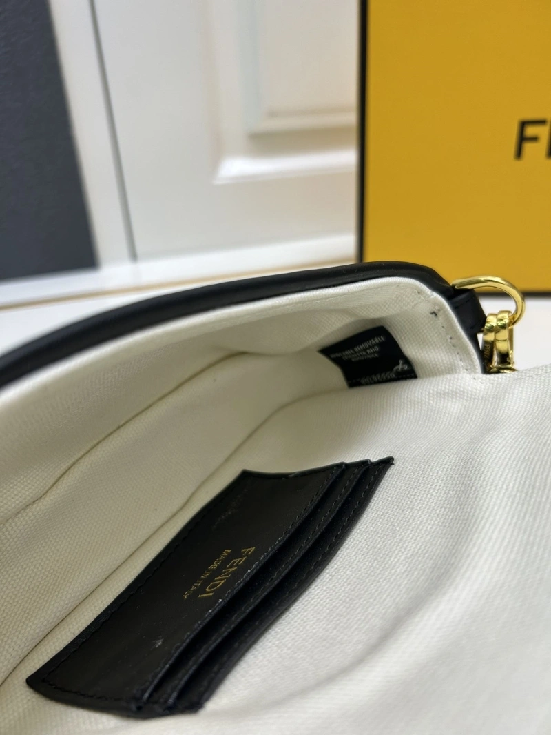F**di baguette bags 4224-0532