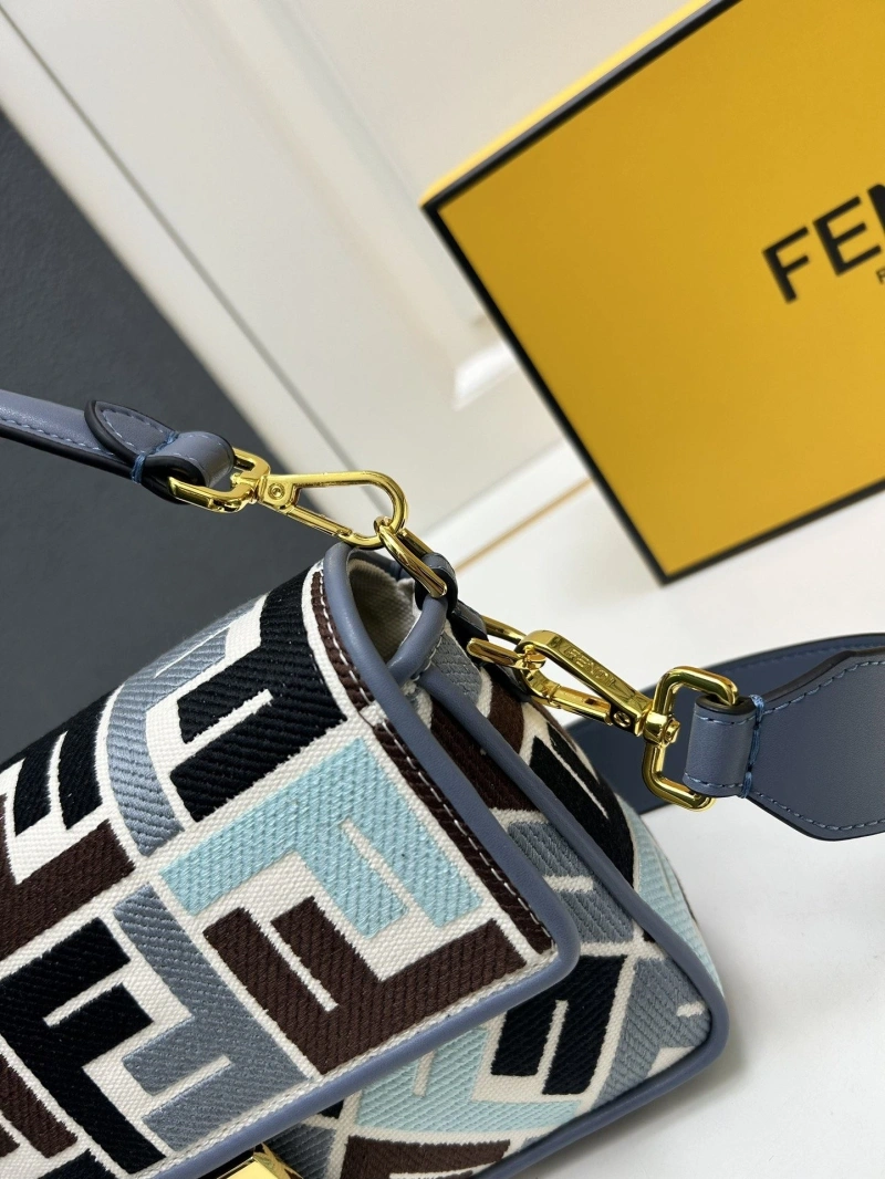 F**di baguette bags 4224-0533