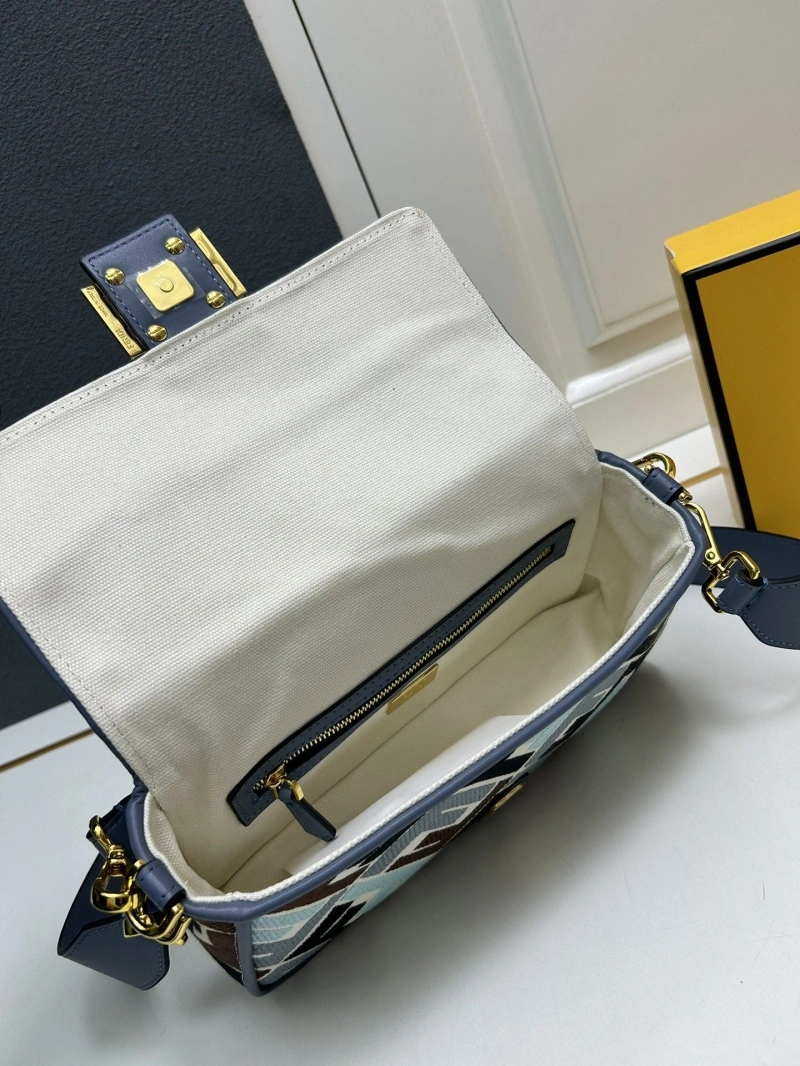 F**di baguette bags 4224-0533