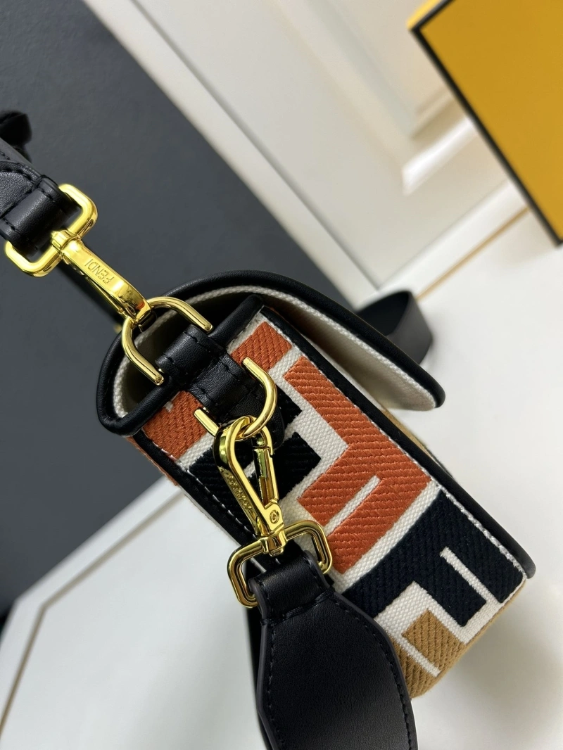 F**di baguette bags 4224-0534