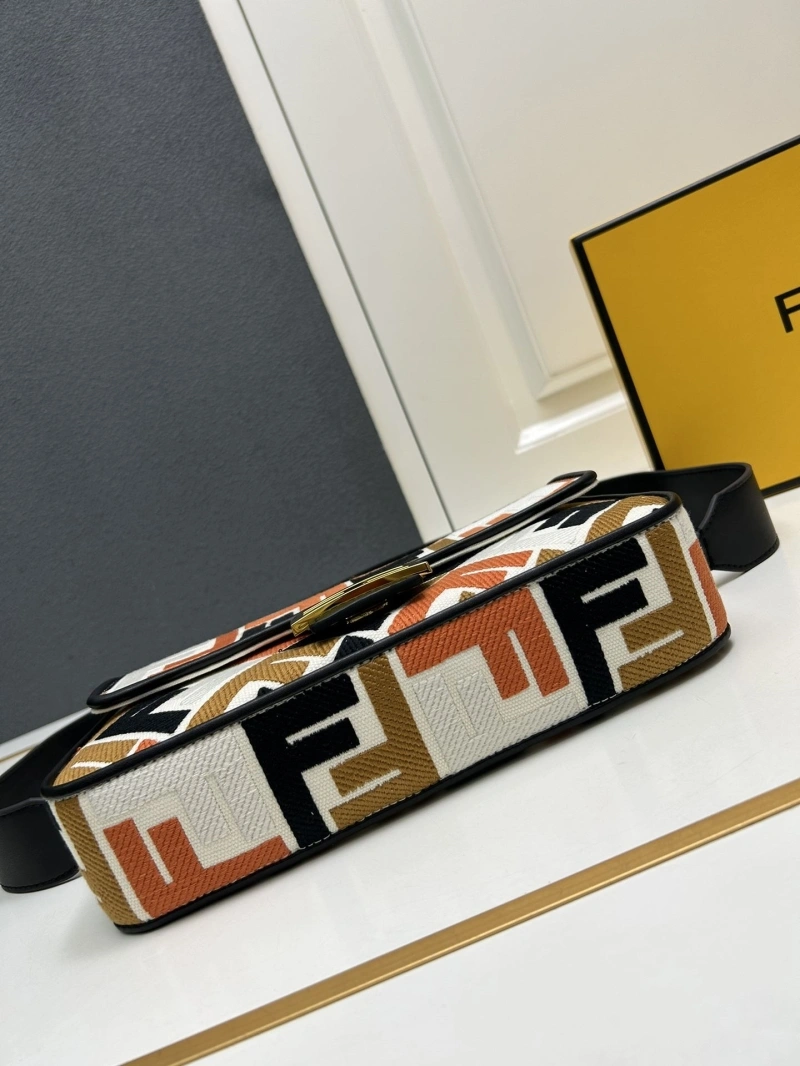 F**di baguette bags 4224-0534