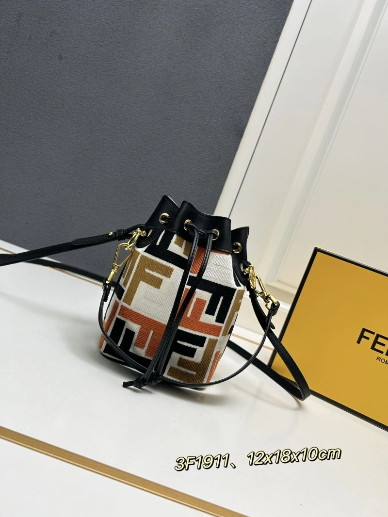F**di bucket bags 4224-0535