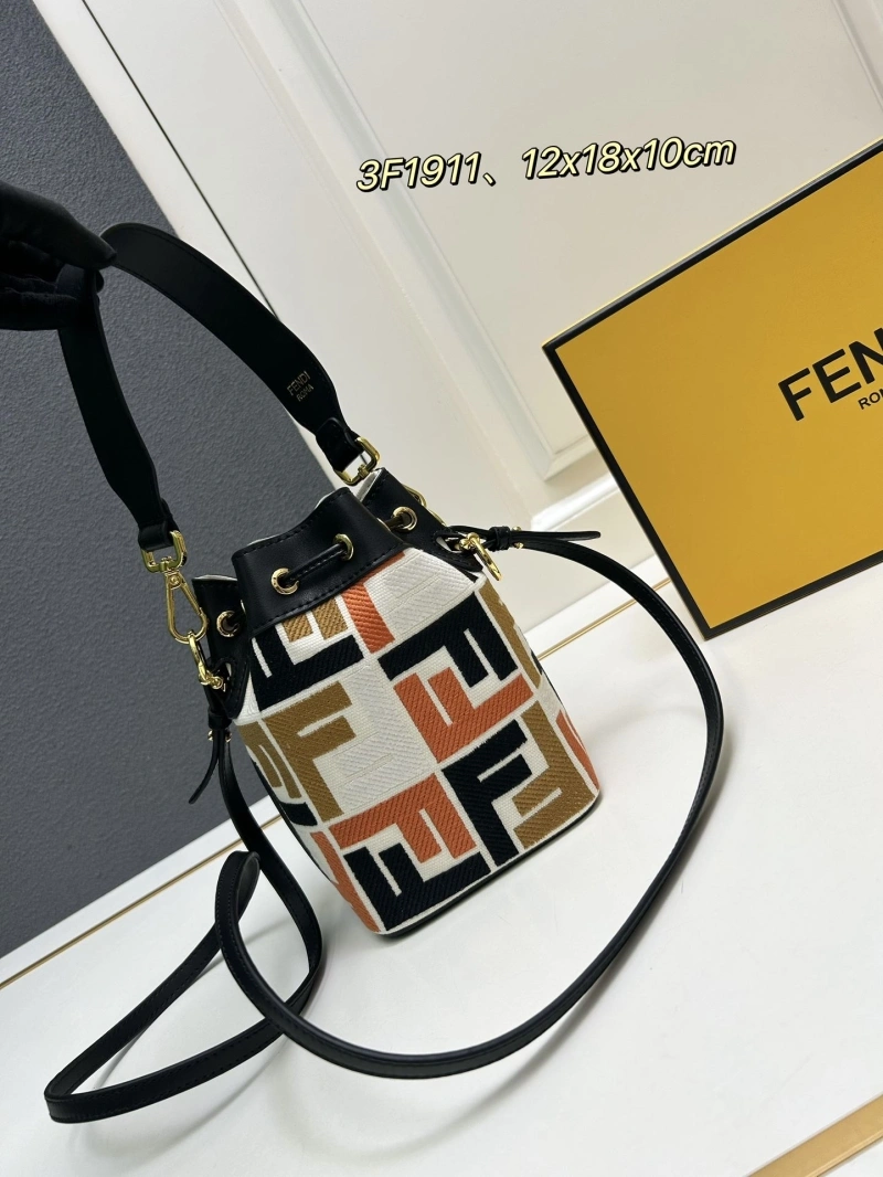 F**di bucket bags 4224-0535