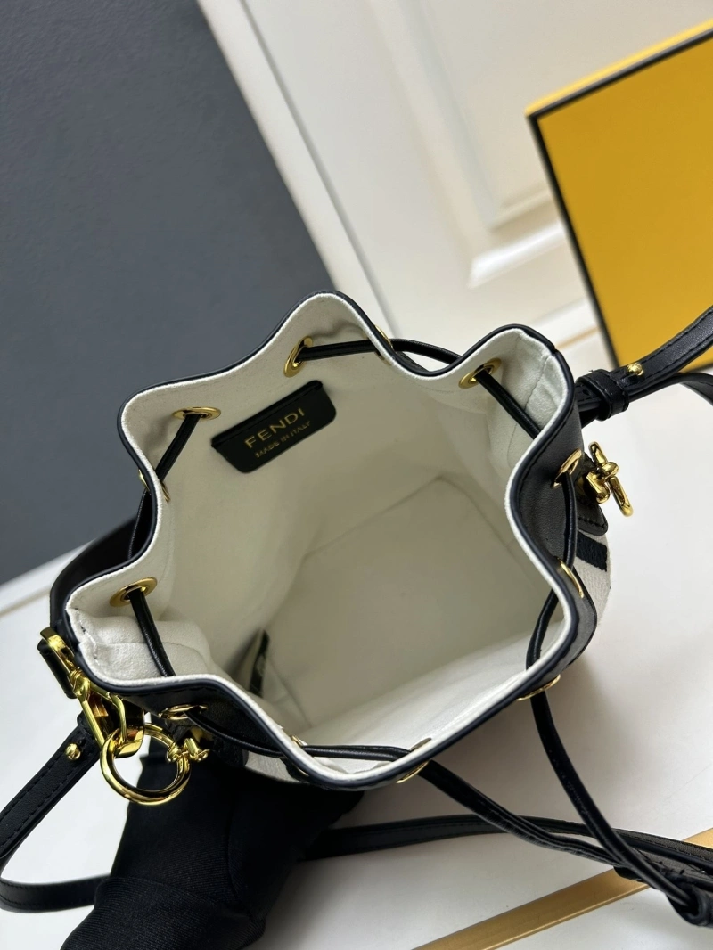 F**di bucket bags 4224-0535