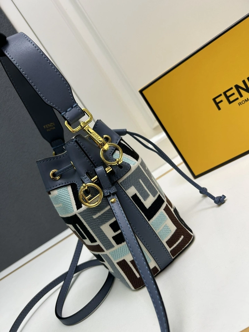 F**di bucket bags 4224-0536