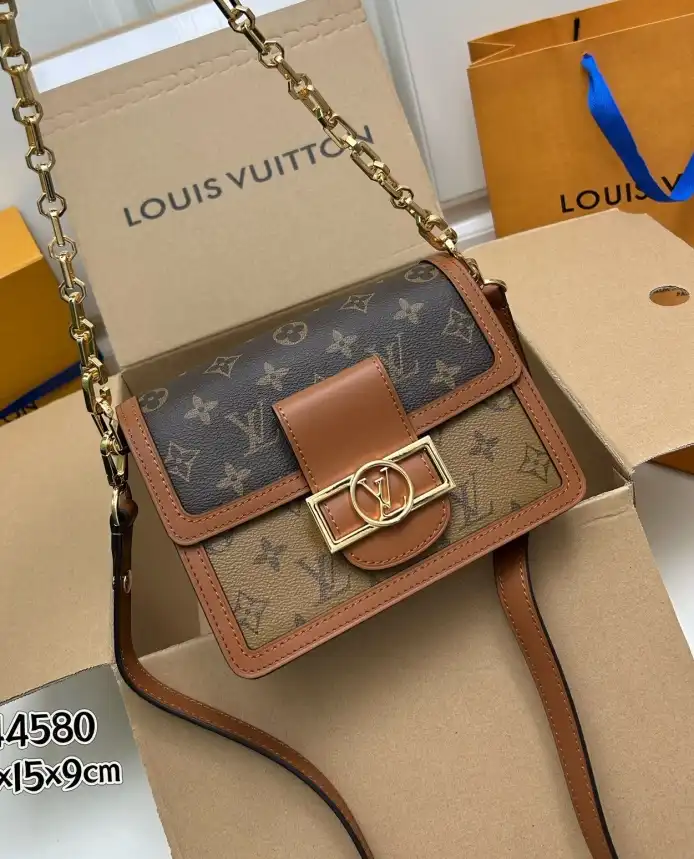 LV Clutch Bags 4224-0574
