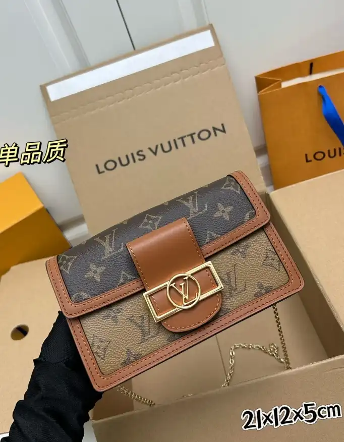LV Clutch Bags 4224-0575