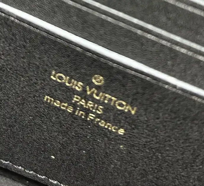 LV Clutch Bags 4224-0575