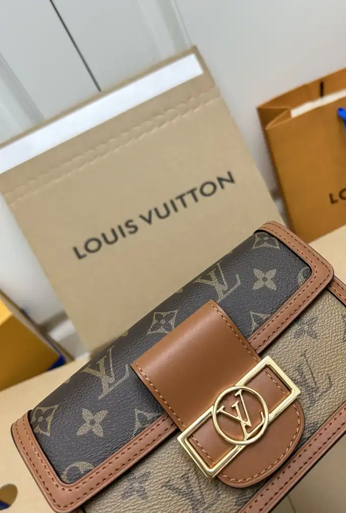 LV Clutch Bags 4224-0575