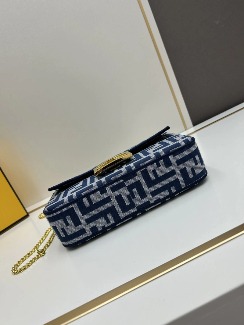 F**di baguette bags 4224-0767
