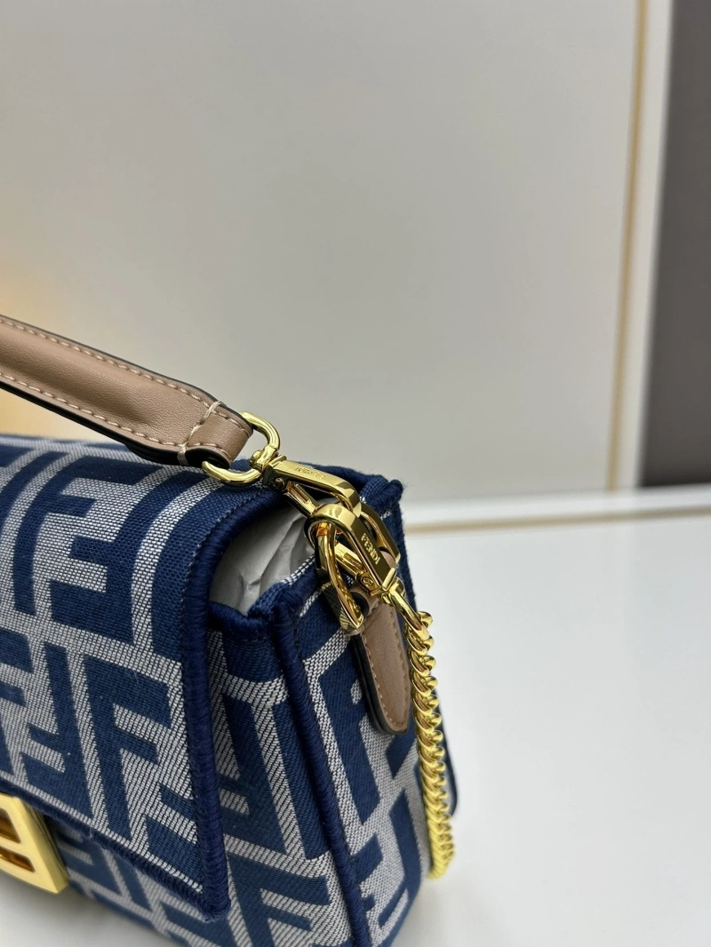 F**di baguette bags 4224-0767