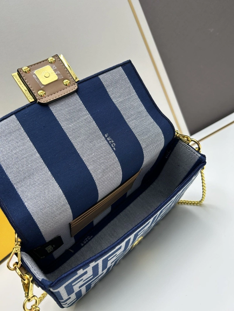 F**di baguette bags 4224-0767
