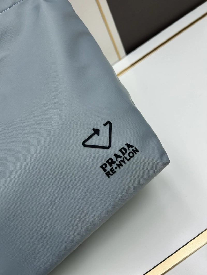 Pra*a shopping bags 4224-0855