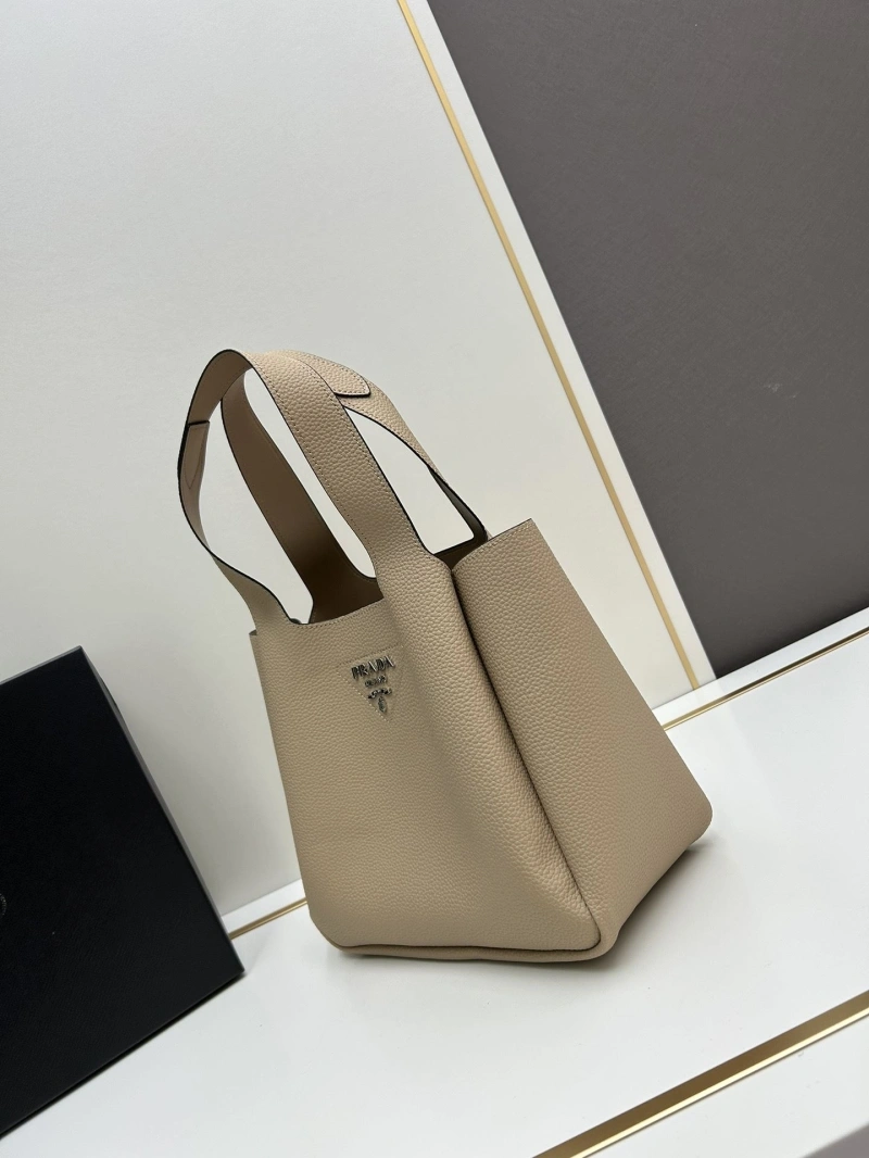 Pra*a shopping bags 4224-0858